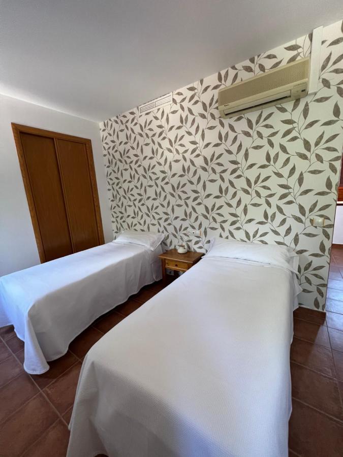Hostal Villa El Colmenar Mombeltran Exterior photo